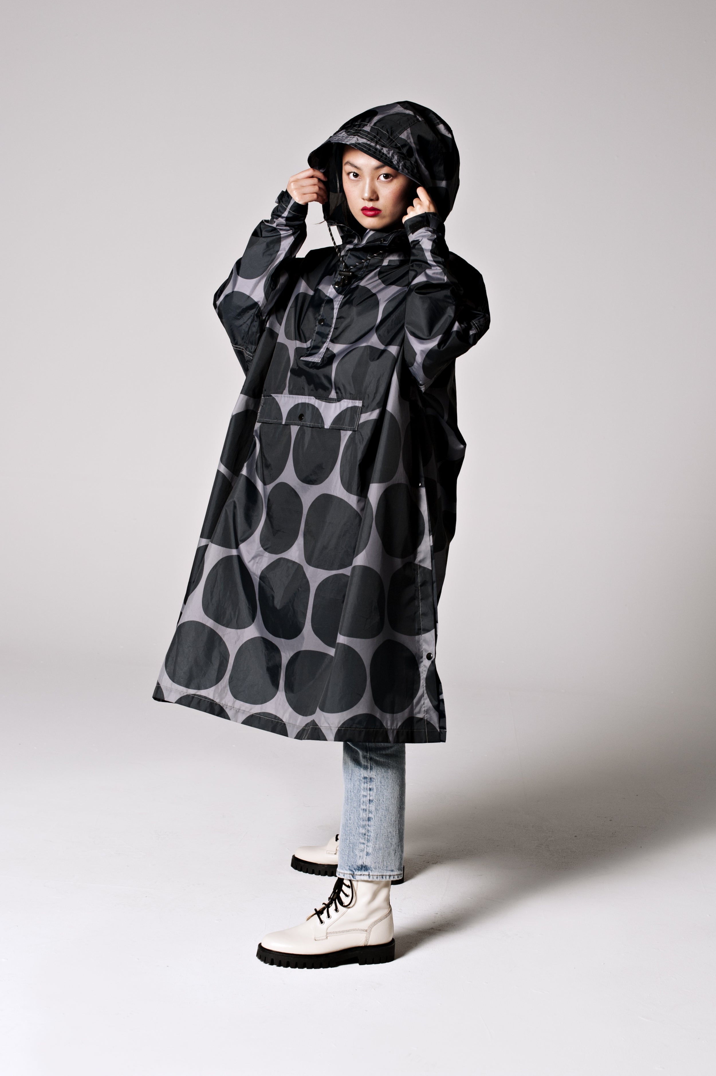 RAINKISS - Regenponcho - Black Polka